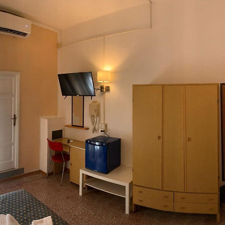 Hotel Aurora Marina di Cecina Eksteriør billede