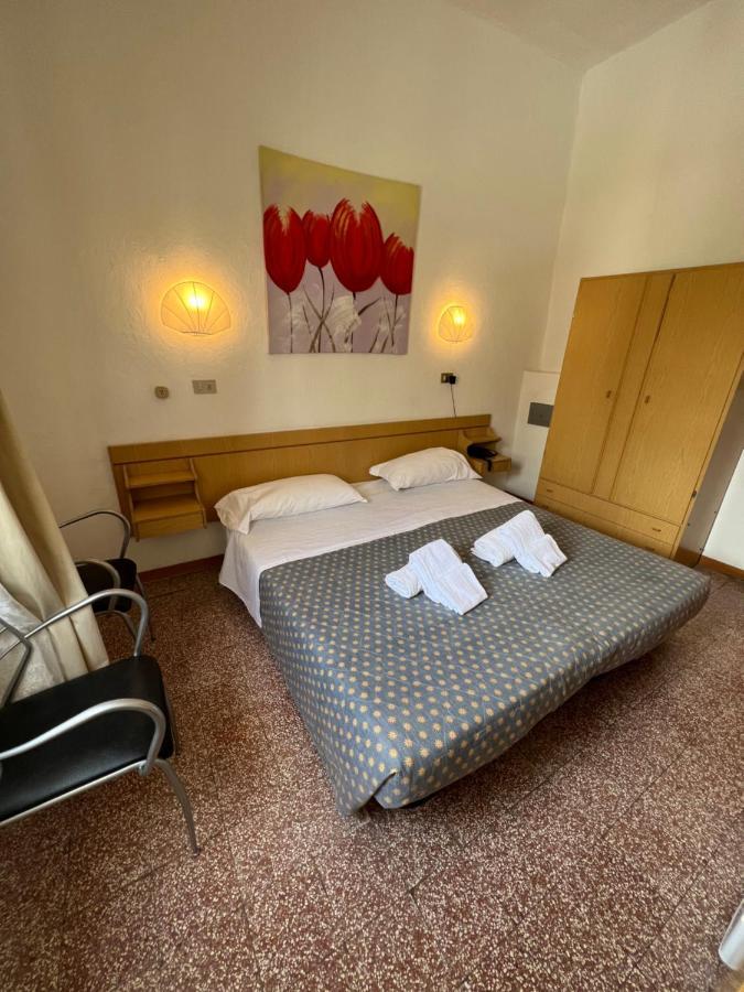 Hotel Aurora Marina di Cecina Eksteriør billede