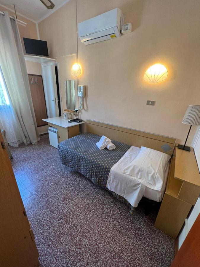 Hotel Aurora Marina di Cecina Eksteriør billede
