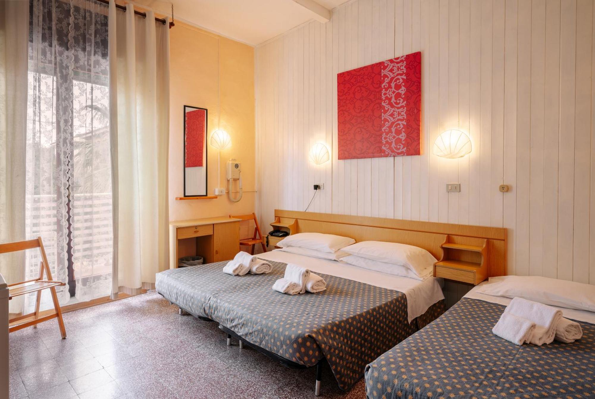 Hotel Aurora Marina di Cecina Eksteriør billede