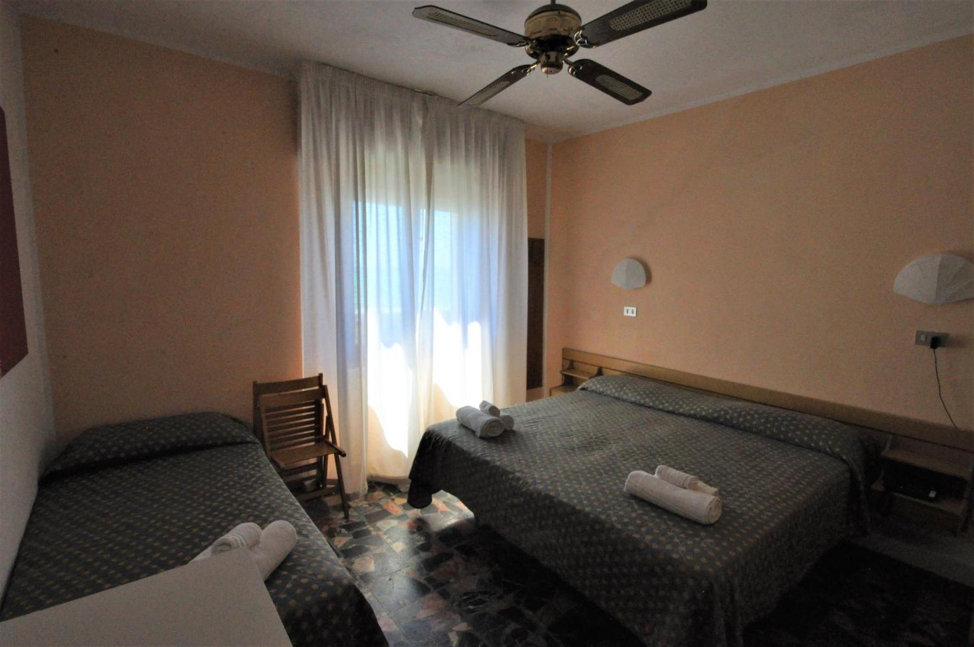 Hotel Aurora Marina di Cecina Eksteriør billede