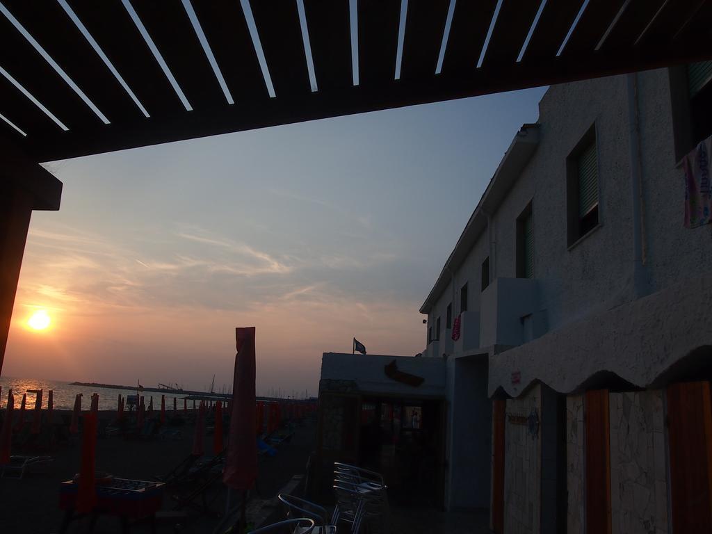 Hotel Aurora Marina di Cecina Eksteriør billede