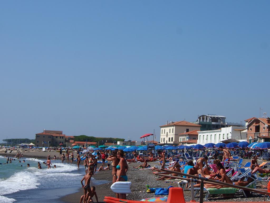 Hotel Aurora Marina di Cecina Eksteriør billede