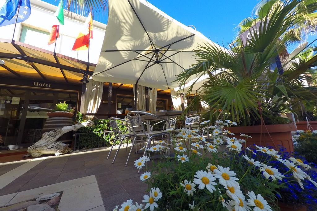 Hotel Aurora Marina di Cecina Eksteriør billede