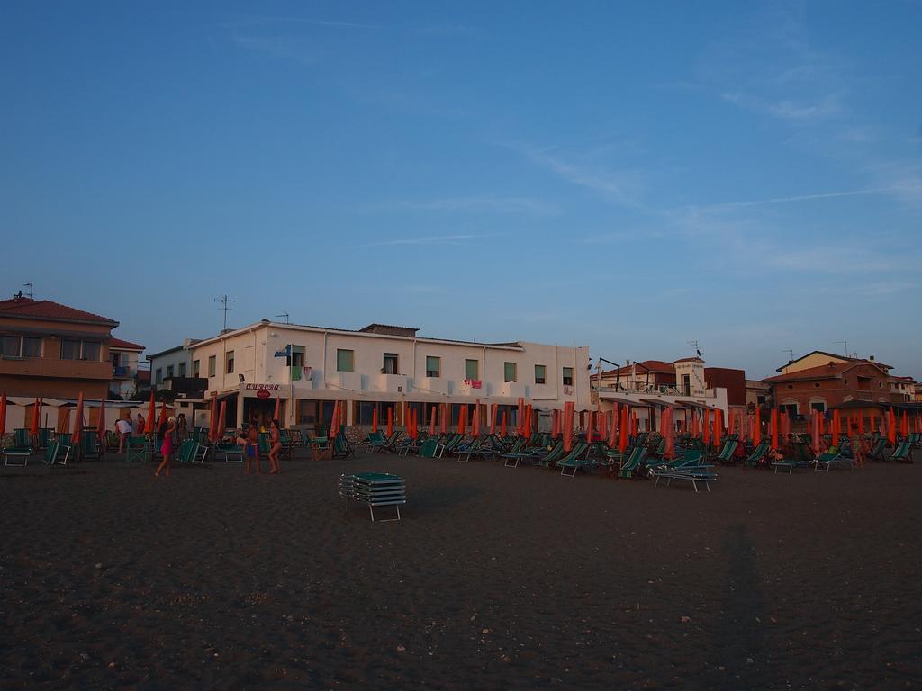 Hotel Aurora Marina di Cecina Eksteriør billede