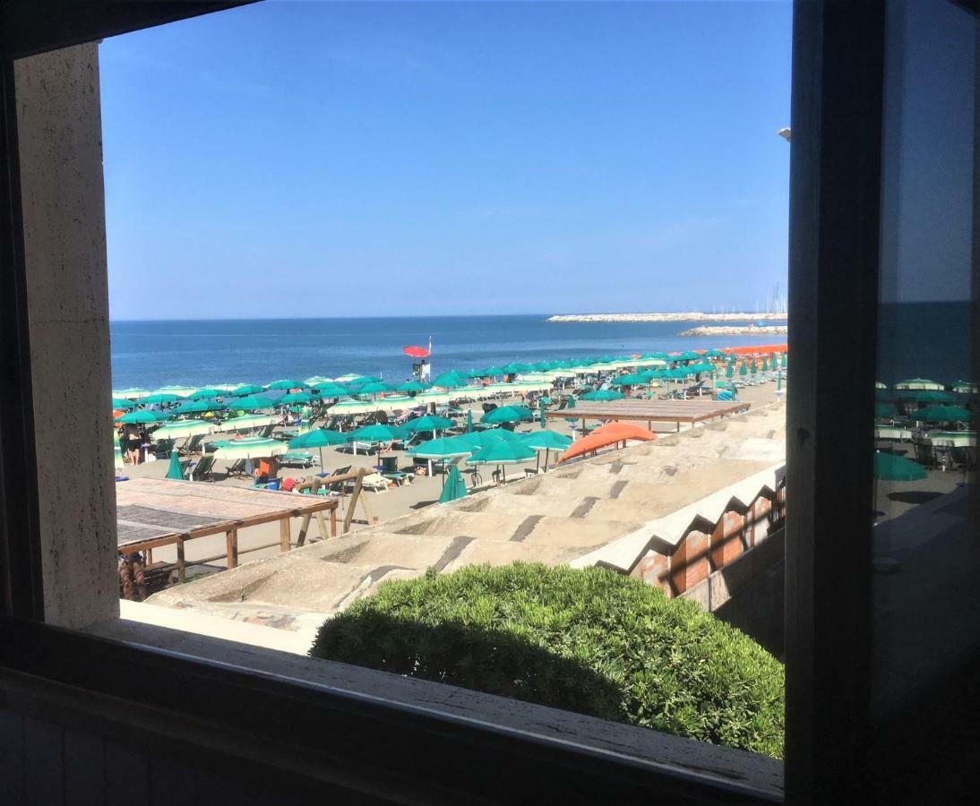 Hotel Aurora Marina di Cecina Eksteriør billede